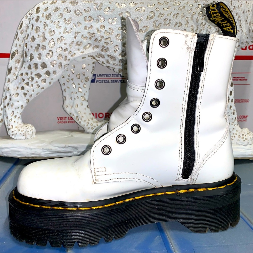 DR MARTENS WHITE JADON BOOT SMOOTH LEATHER PLATFORMS LADIES SIZE 5 US - Picture 3 of 16